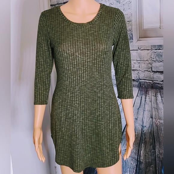 RMD LOS ANGELES FOREST GREEN RIBBED DESIGN SOFT TUNIC BLOUSE WOMEN'S SIZE XS - Picture 2 of 7